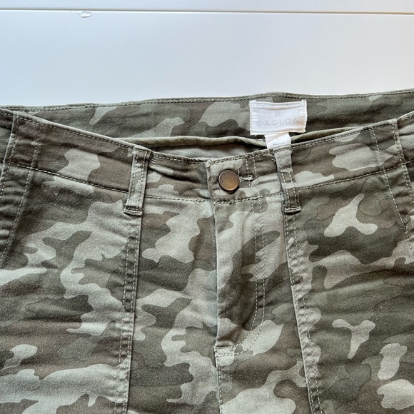 [SOLD] Caslon Nordstrom Cropped Camo Twill Pants - Picture 3 of 4